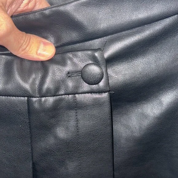 NEW Miss Selfridge faux leather kilt in black - Picture 9 of 10